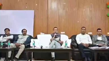 जांजगीर: जांजगीर में धान खरीदी व्यवस्था की समीक्षा करते हुए कलेक्टर ने दिए कड़े निर्देश, तकनीकी समस्याओं का हुआ तत्काल समाधान