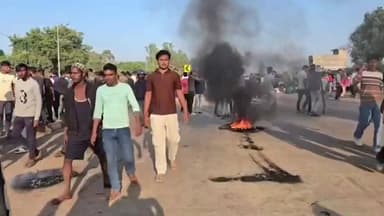 କରଞ୍ଜିଆ: ଟ୍ରକ ଧକ୍କାରେ ଛାତ୍ରୀ ମୃତ୍ୟୁକୁ ନେଇ ଉତ୍ତେଜନା, ଓଭର ବ୍ରିଜ ଓ କ୍ଷତିପୂରଣ ଦାବିରେ ସ୍ଥାନୀୟ ଲୋକ ୪୯ ନମ୍ବର ଜାତୀୟ ରାଜପଥ ଅବରୋଧ