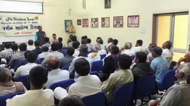 કોડીનાર: કૃષીવિજ્ઞાન કેન્દ્ર કોડીનાર દ્રારા જમીન આરોગ્ય દિવસની ઉજવણી કૃષી વિજ્ઞાન કેન્દ્ર ખાતે કરવામા આવી ખેડૂતોને માહિતગાર કરાયા