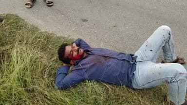 ఉరవకొండ: నింబగల్లు గ్రామం వద్ద రోడ్డు ప్రమాదంలో వ్యక్తికి తీవ్ర గాయాలు