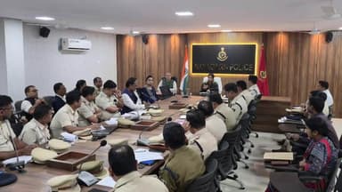 ନୟାଗଡ: ଜିଲ୍ଲା ଏସପି ଙ୍କ କାର୍ଯ୍ୟାଳୟ ପରିସରରେ ନଭେମ୍ବର ମାସର ଅପରାଧ ଉପରେ ଏକ ସମୀକ୍ଷା ବୈଠକ ଅନୁଷ୍ଠିତ