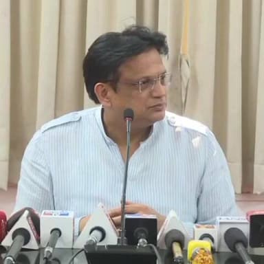 ಕಲಬುರಗಿ: ಈ ಬಾರಿಯಾದರೂ ಶಾಸಕ ಡಾ ಅಜಯ್ಸಿಂಗ್ಗೆ ಒಲಿಯುತ್ತಾ ಸಚಿವ ಸ್ಥಾನ: ನಗರದಲ್ಲಿ ಶಾಸಕರು ಏನಂದ್ರು ಗೋತ್ತಾ?