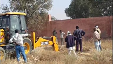 खाजूवाला: मृतक कांस्टेबल के दफनाए शव को निकालकर परिजनों को सौंपा गया, 22 नवम्बर को 7 पीएचएम के पास मिला मृत अवस्था में