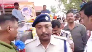 ಸವದತ್ತಿ: ಸಿಪಿಐ ಸಾಲಿಮಠ ಮೃತದೇಹ ಮುರಗೋಡಕ್ಕೆ ಬರುತ್ತಿದ್ದಂತೆ ಮುಗಿಲು ಮುಟ್ಟಿದ ಕುಟುಂಬಸ್ಥರ ಆಕ್ರಂದನ ಕಣ್ಣಿರು ಹಾಕಿದ ಎಸ್ಪಿ ಮತ್ತು ಡಿವೈಎಸ್ಪಿ