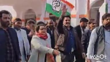 बिजनौर: बिजनौर जिले में हुई BLO की मौत के बाद कांग्रेस कार्यकर्ताओं ने मुआवजे की मांग को लेकर कलेक्ट्रेट में किया प्रदर्शन