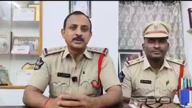 హెల్మెట్ లేకుంటే సూళ్లూరుపేటలో పెట్రోల్ పట్టరు: సిఐ మురళీకృష్ణ వెల్లడి