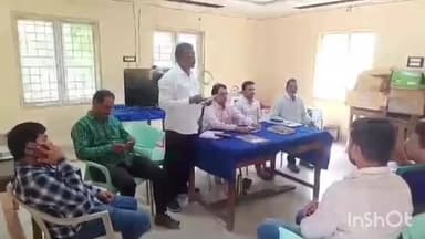 నరసన్నపేట: పిజిఆర్ఎస్ ఫిర్యాదులపై తక్షణమే స్పందించాలని ఆదేశించిన తహసిల్దార్ టీ సత్యనారాయణ మరియు సూపరింటెండెంట్ పొదిలాపు శ్రీనివాస్