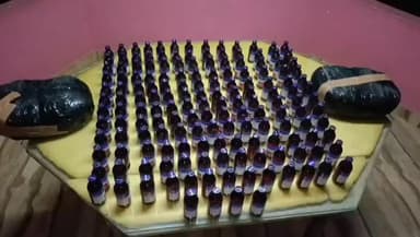 সোনামুড়া: বাংলাদেশে পাচারকালে উদ্ধার লক্ষাধিক টাকার অধিক নেশা সামগ্রী