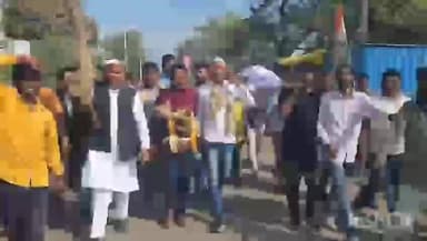 भैंसदेही: भैंसदेही में किसानों की मांगों को लेकर कांग्रेस का प्रदर्शन, यूरिया, बिजली और मक्का के दाम बढ़ाने पर सौंपा ज्ञापन