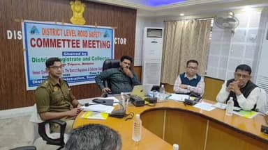 বিলোনিয়া: বিলোনিয়া ডিএম অফিসের কনফারেন্স হলে সড়ক নিরাপত্তা কমিটির গুরুত্বপূর্ণ সভা অনুষ্ঠিত হয়
