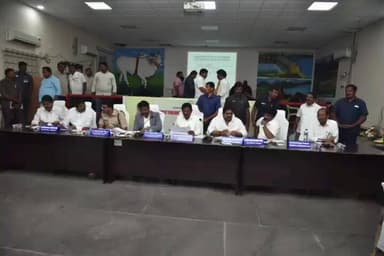 గిద్దలూరు: ఎస్సీ ఎస్టీ మోనిటరింగ్ సమావేశంలో పాల్గొని సమస్యలపై చర్చించిన గిద్దలూరు ఎమ్మెల్యే అశోక్ రెడ్డి