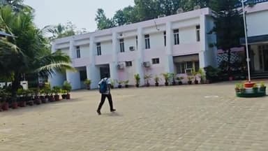 ଭୁବନେଶ୍ବର ମ୍ୟୁନିସିପାଲଟି କର୍ପୋରେସନ: ପୋଲିସ SI ଚାକିରୀ ମାମଲା,CBI ରେ ହାଜର ହେଲେ ପରୀକ୍ଷାର୍ଥୀ