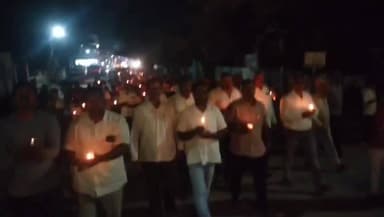 ಕೊಳ್ಳೇಗಾಲ: ಕೊಳ್ಳೇಗಾಲದಲ್ಲಿ ಡಾ. ಬಿ.ಆರ್. ಅಂಬೇಡ್ಕರ್ ಪರಿನಿಬ್ಬಾಣ ದಿನ: ಮೇಣದ ಬತ್ತಿ ಮೆರವಣಿಗೆ ಅಪಾರ ಜನಸ್ತೋಮ