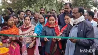 কুমারগঞ্জ: কুশমন্ডির রসুলপুর ও বুড়িতলা পেল নতুন রাস্তা, ৫০০ মিটার ঢালাই কাজের উদ্বোধন করলেন বিধায়িকা রেখা রায়