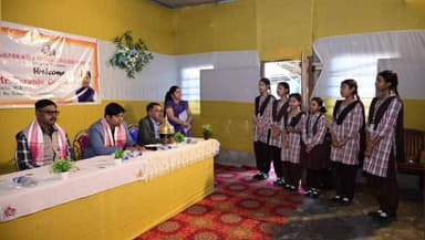 নাহৰকটীয়া: নাহৰকটীয়া মডেল ইংৰাজী বিদ্যালয়ত উপস্থিত হৈ শিক্ষাৰ্থীসকলৰ সৈতে বাৰ্তালাপ বিধায়ক তৰংগ গগৈৰ