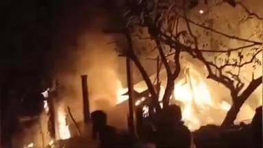 इस्माइलपुर: नारायणपुर लक्ष्मीपुर पंचायत के चंडीस्थान में आग से तीन घर जले, सारा सामान खाक