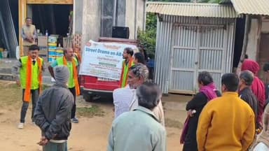 বিলোনিয়া: বিলোনিয়া চোত্তাখোলা এলাকার সিদ্ধিনগর বাজারে স্বাস্থ্য প্রকল্প নিয়ে জনগনকে সচেতন করতে পথনাটক অনুষ্ঠিত হয়