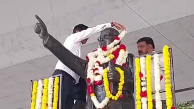 વડોદરા ઉત્તર: આમ આદમી પાર્ટી દ્વારા બાબા સાહેબ આંબેડકર ને પુષ્પાંજલી અર્પણ