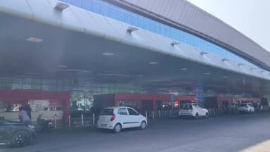 વડોદરા પૂર્વ: હરણી એરપોર્ટ પર આજે પાંચમા દિવસે ઈન્ડિગોની છ ફ્લાઇટો રદ થતાં મુસાફરો અટવાયા