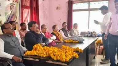 कटेया: कटेया प्रखंड सभागार में विदाई सह सम्मान समारोह आयोजित, प्रखंड शिक्षा पदाधिकारी को दी विदाई