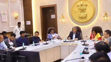 अमरावती: गावपातळीवरून आरोग्य सेवा सबळ होण्यासाठी प्रयत्न, आरोग्य सचिव डॉ. निपुण विनायक यांचे प्रतिपादन