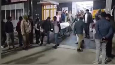 #शहर #कोतवाली क्षेत्र के #जुनैदगंज के समीप बाइक सवार युवक को बदमाशों ने शनिवार की देर शाम मारी गोली, इलाज के दौरान मौत ,...