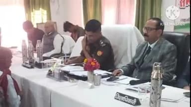 ललितपुर: सदर तहसील में आयोजित संपूर्ण समाधान दिवस में मंडलायुक्त ने लापरवाही के आरोप में समाज कल्याण अधिकारी को लगाई फटकार