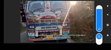 ट्रक की चपेट में आने से बाल बाल बचे पांच लोग #वायरल #न्यूज#