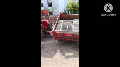 ધરમપુર: શહેરના સ્ટેટ હોસ્પિટલ સામે પસાર થઈ રહેલ ટ્રેક્ટર ગટર લાઈનમાં ફસાયો