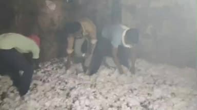 అసిఫాబాద్: గుంనూర్ (బి) గ్రామానికి చెందిన బాజీరావు రైతు ఇంట్లో అగ్ని ప్రమాదం, 3క్వింటాళ్ల పత్తి దగ్దం