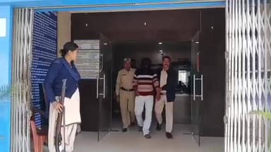 নওদা: আগ্নেয়াস্ত্র সহ এক যুবককে গ্রেফতার করে নওদা থানার পুলিশ