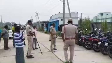 వెంకటగిరి పట్టణంలోని టిట్కో ఇళ్ల వద్ద కార్డెన్ సర్చ్, 18 బైకులు, మూడు ఆటోలు స్వాధీనం