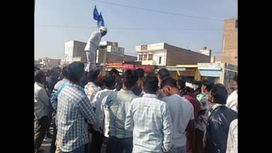 पदमपुर: अंबेडकर मार्ग पर निर्माणाधीन चौक को लेकर दो पक्षों के बीच हंगामा, मौके पर पहुंची पुलिस