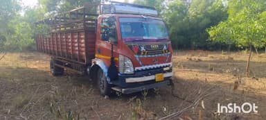 सूरजपुर: कलेक्टर सूरजपुर ने पशुओं के अवैध परिवहन में ज़ब्त 1 वाहन को राजसात करने का जारी किया आदेश