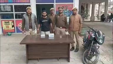 बिंदकी: पारादान मोड़ के समीप किराना की दुकान से चोरी करने वाले अभियुक्त को पुलिस ने ₹28,515 नगद व बाइक के साथ किया गिरफ्तार