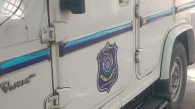 ઝઘડિયા: મુલદ ટોલ પ્લાઝા નજીક ટ્રક અને ફોર વ્હિલ ગાડી વચ્ચે અકસ્માત- ફોર વ્હિલને નુકશાન.