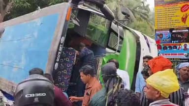 கிள்ளியூர்: மணலி பகுதியில் திருமண நிகழ்ச்சிக்கு சென்ற வேன் கவிழ்ந்து விபத்து