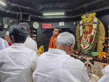 ಬಾದಾಮಿ: ಪಟ್ಟಣದಲ್ಲಿ ಬನಶಂಕರಿ ಅಮ್ಮನವರ ದರ್ಶನ ಪಡೆದ ಸಚಿವ ತಿಮ್ಮಾಪೂರ್, ಶಾಸಕ ಚಿಮ್ಮನಕಟ್ಟಿ