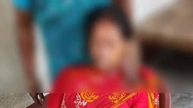 রানাঘাট ১: বাঁশডোপে গলায় ফাঁস দিয়ে আত্মঘাতী গৃহবধূর দেহের ময়নাতদন্ত সম্পন্ন হলো রানাঘাট পুলিশ মর্গে। সূত্রের খবর, শনিবার বিকেলে আরব