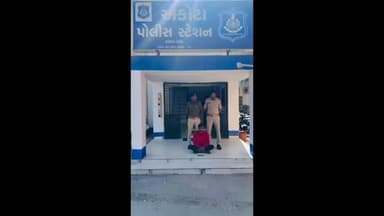 વડોદરા: વીએમસી ફ્લેટમાં રહેતા શખ્સના બ્રિજ નીચે આંટાફેરા,પોલીસે દબોચતા પડીકીઓ મળી આવી