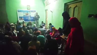 কেশপুর: কেশপুরের শ্যামচাঁদপুর অঞ্চল তৃনমূল দলীয় কার্যালয় ভবনে অঞ্চলের গুরুত্বপূর্ণ নেতৃত্বদের নিয়ে বৈঠকের আয়োজন