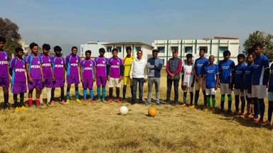 ओरमांझी: ओरमांझी में सांसद खेल महोत्सव के तहत फुटबॉल महासंगम में एक दर्जन से अधिक टीमों ने भाग लिया