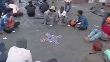 ಗುಳೇದಗುಡ್ಡ: ತಾಲೂಕಿನ ಪರ್ವತಿ ಗ್ರಾಮದಲ್ಲಿ ನೋಡುಗರ ಗಮನ ಸೆಳೆದ ಹೊನಲು ಬೆಳಕಿನ ಪಗಡಿ ಪಂದ್ಯಾವಳಿ