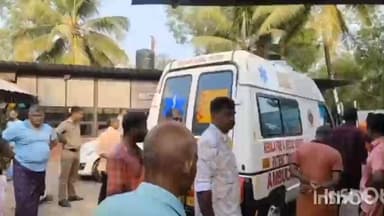 മീനച്ചിൽ: പാലാ ടൗണിൽ ബൈപ്പാസ് റോഡില് ലോറിയില് കൊണ്ടുപോയ മിനി ഹിറ്റാച്ചി താഴേയ്ക്ക് വീണ് അപകടം