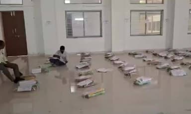 తూప్రాన్: ఎన్నికల ఏర్పాటు కు అధికారుల సామాగ్రి సిద్ధం