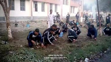 आज दिनांक-08.12.2025 को पुलिस प्रशिक्षण केंद्र, कटिहार में बुनियादी प्रशिक्षण कर रहे नवनियुक्त प्रशिक्षुओं द्वारा फटीक कार्य किया गया I