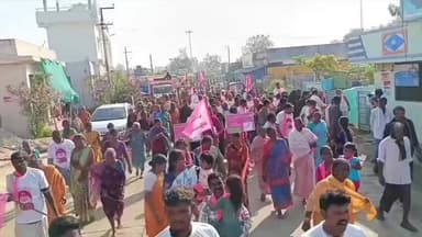 రాయపర్తి: రాయపర్తి మండల కేంద్రంలో జరిగిన ఎన్నికల ప్రచారంలో పాల్గొన్న మాజీ మంత్రి దయాకర్ రావు