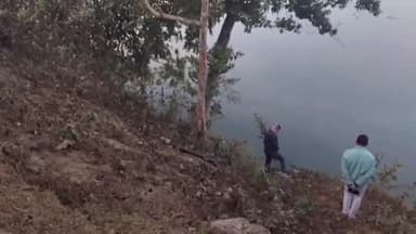 বইটামাৰী: নিশা যোগীঘোপাৰ বোৱালীমাৰীত সংঘটিত ভয়ংকৰ দুৰ্ঘটনা, সোমবাৰে ঘটনাস্থলীত উপস্থিত হৈ SDRF বাহিনীয়ে চলায় উদ্ধাৰ অভিযান