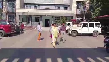 ঢেকিয়াজুলি ভাগ: ঢেকীয়াজুলি আৰক্ষী থানা এলেকাত সংঘটিত হ’ল ই-ৰিস্কা চুৰিৰ ঘটনা,আৰক্ষীৰ কাষ চাপিল পৰিয়াল