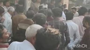 કતારગામ: વરાછા વિસ્તારમાં મોબાઈલની ચોરી કરવા આવેલા ચોર ને લોકોએ પકડી મેથી પાક આપી પોલીસ ના હવાલે કર્યો.